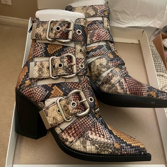 Jeffrey Campbell Caceres Boots - Picture 7 of 7